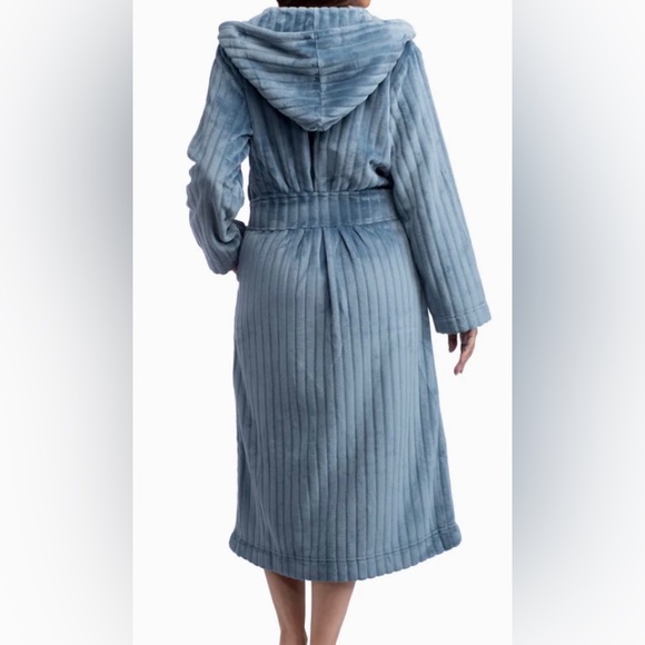 Softies Other - Softies (Oprah’s Fav) Robe Ultra Plush w/ Hood